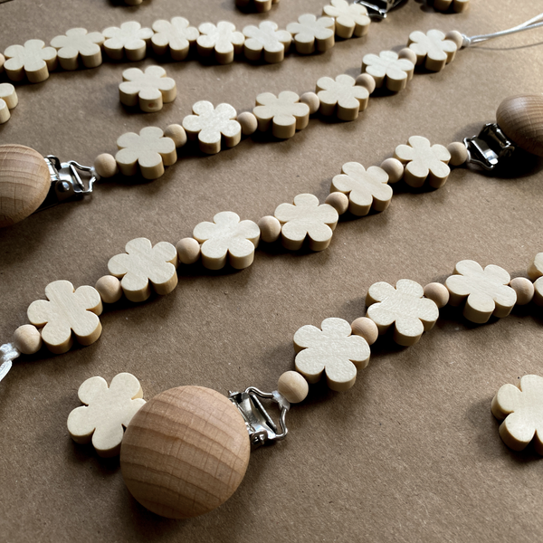 Daisy Wood Pacifier Clip